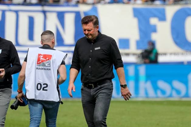 28 04 2024, xgox, Fussball 2 Bundesliga, 1 FC Magdeburg VfL Osnabrueck emspor, v l Christian Titz Magdeburg, coach disappointed, looks disappointed, disappointed DFL DFB REGULATIONS PROHIBIT ANY USE OF PHOTOGRAPHS as IMAGE SEQUENCES and or QUASI VIDEO Magdeburg