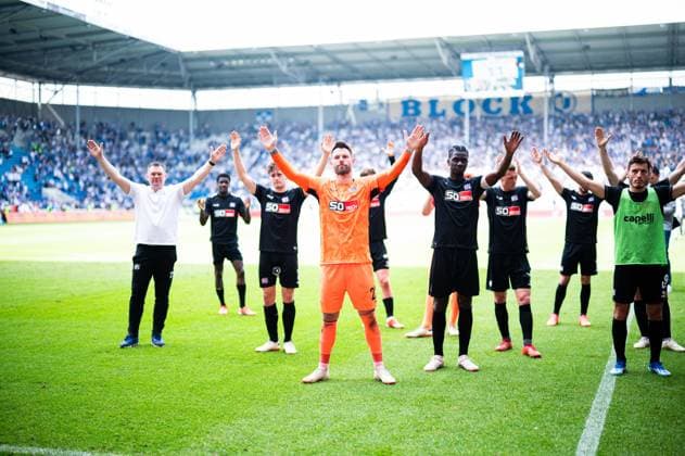 28 04 2024 Soccer, 2023 2024, 2 Bundesliga, 31 Matchday, 1 FC Magdeburg VfL Osnabrück Team Osnabrück , L Uwe Koschinat Coach Osnabrück , M Philipp Kühn Osnabrück , Maxwell Gyamfi Osnabrück DFL REGULATIONS PROHIBIT ANY USE OF PHOTOGRAPHS AS IMAGE SEQUENCES AND OR QUASI VIDEO