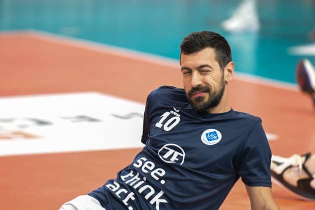Berlin, Germany 28 April 2024 1 VBL 2023 2024 Final Sp 5 Berlin Recycling Volleys vs VfB Friedrichshafen In the picture Stretching Nikola Pekovic VfB Friedrichshafen Copyright: xFotostandx xReuhlx