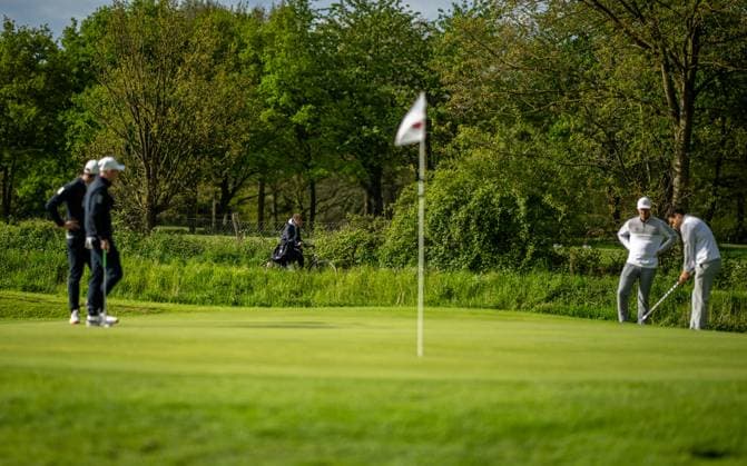 Golf, Season 2023 24, NRW Championships, 28 04 2024, Willy Schniedwind Team Prize, Men, Organizer GC Wasserburg Anholt Bicycle on the golf course Anholt Sports facility GC Wasserburg Anholt North Rhine-Westphalia Germany 240428_go_gc-wasserburg-anholt_nrw-meisterschaften_29536