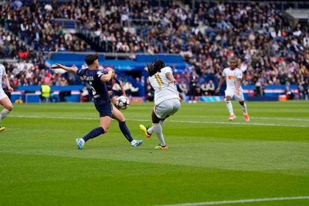 Kadidiatou Diani (11) (OL) - ELISA DE ALMEIDA (5) FOOTBALL FEMININ : Paris Saint Germain Vs Olympique Lyonnais - Ligue des Champions - 28 04 2024 GlennGervot Panoramic 