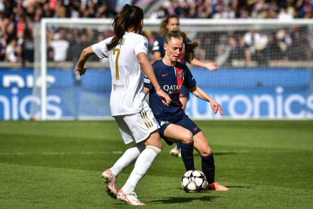 PSG vs Olympique Lyonnais Women Champions League FA Paris Saint-Germain?s defender Jade Le Guilly fights for the ball during the Women s UEFA Champions League football match between Paris Saint-Germain and Olympique Lyonnais at the Parc des Princes stadium in Paris, on April 28, 2024. Photo by Firas Abdullah ABACAPRESS.COM  Copyright: xAbdullahxFiras ABACAx