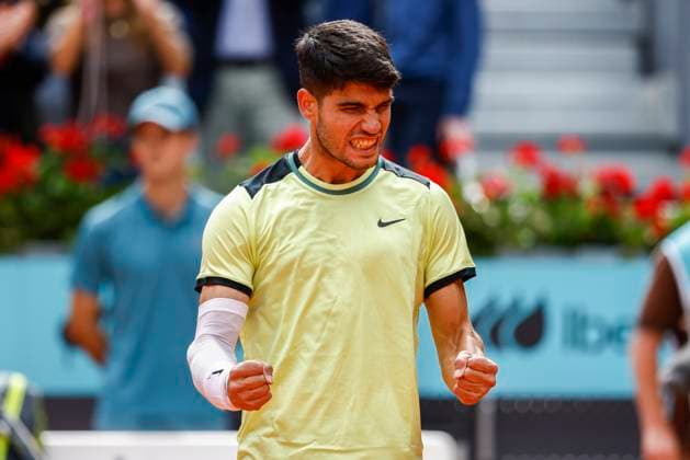 April 28, 2024, Madrid, Madrid, SPAIN: Carlos Alcaraz of Spain celebrates after winning against Thiago Seyboth Wild of Brazil during the Mutua Madrid Open 2024, ATP, Tennis Herren Masters 1000 and WTA, Tennis Damen 1000, tournament celebrated at Caja Magica on April 28, 2024 in Madrid, Spain. Madrid SPAIN - ZUMAa181 20240428_zaa_a181_076 Copyright: xIrinaxR.xHipolitox