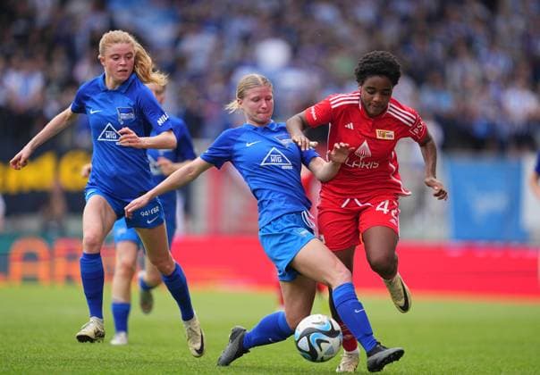 Naika Reissner Union Berlin controls the ball, Regionalliga Nordost Frauen, Union Berlin vs Hertha Berlin, Stadion An der Alten Försterei on April 28, 2024 in Berlin, Germany Photo by Ulrik Pedersen DeFodi Images Naika Reissner Union Berlin controls the ball, Regionalliga Nordost Frauen, Union Berlin vs Hertha Berlin, Stadion An der Alten Försterei on April 28, 2024 in Berlin, Germany Photo by Ulrik Pedersen DeFodi Images DFB DFL REGULATIONS PROHIBIT ANY USE OF PHOTOGRAPHS AS IMAGE SEQUENCES AND OR QUASI VIDEO Defodi 659 144751 01000272 Defodi-659 DFB DFL REGULATIONS PROHIBIT ANY USE OF PHOTOGRAPHS AS IMAGE SEQUENCES AND OR QUASI-VIDEO.