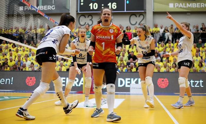 Stuttgart , Volleyball Bundesliga Womens PlayOff Final Game 5, SSC Palmberg Schwerin vs Allianz MTV Stuttgart , Cheers Allianz MTV Stuttgart , Roosa Koskelo