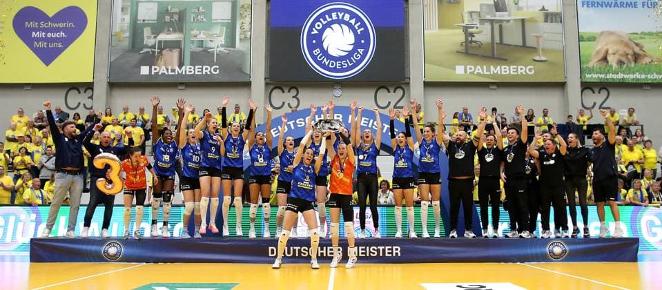 Stuttgart , Volleyball Bundesliga Womens PlayOff Final Game 5, SSC Palmberg Schwerin vs Allianz MTV Stuttgart , Allianz MTV Stuttgart celebrates winning the German Volleyball Championship