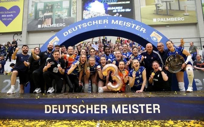 Stuttgart , Volleyball Bundesliga Womens PlayOff Final Game 5, SSC Palmberg Schwerin vs Allianz MTV Stuttgart , Allianz MTV Stuttgart celebrates winning the German Volleyball Championship