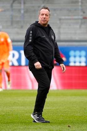 28 04 2024, xavx, Soccer 2 Bundesliga, SV Wehen Wiesbaden SpVgg Greuther Fuerth emspor, v l Coach Markus Kauczinski SV Wehen Wiesbaden DFL DFB REGULATIONS PROHIBIT ANY USE OF PHOTOGRAPHS as IMAGE SEQUENCES and or QUASI VIDEO Wiesbaden