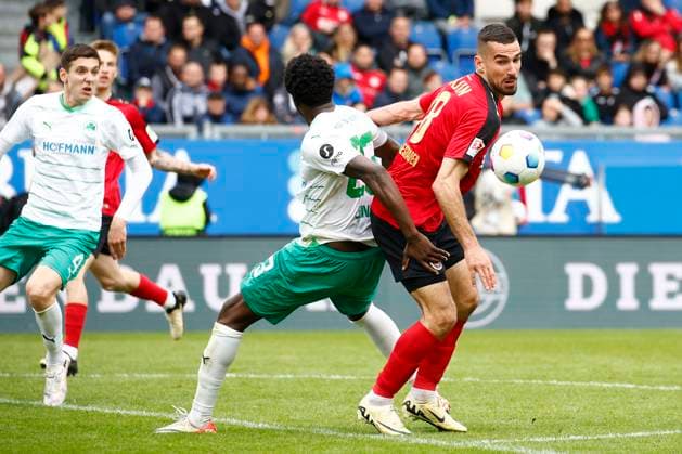 28 04 2024, xavx, Soccer 2 Bundesliga, SV Wehen Wiesbaden SpVgg Greuther Fuerth emspor, v l Gideon Jung SpVgg Greuther Fürth , Ivan Prtajin SV Wehen Wiesbaden DFL DFB REGULATIONS PROHIBIT ANY USE OF PHOTOGRAPHS as IMAGE SEQUENCES and or QUASI VIDEO Wiesbaden