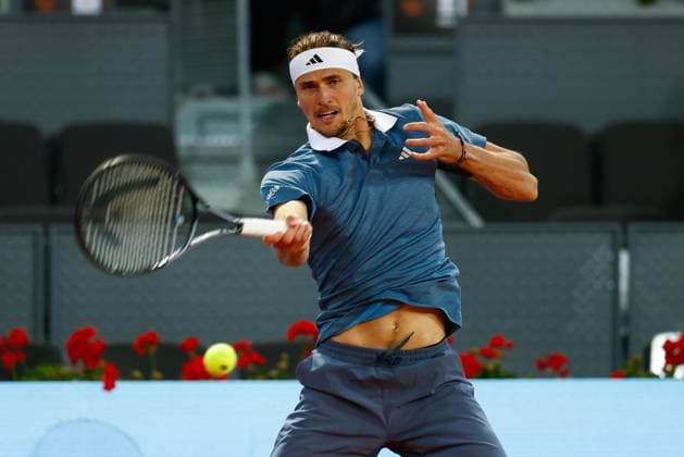 Sport Themen der Woche KW17 Sport Bilder des Tages April 28, 2024, Madrid, Madrid, SPAIN: Alexander Zverev of Germany in action against Denis Shapovalov of Canada during the Mutua Madrid Open 2024, ATP, Tennis Herren Masters 1000 and WTA, Tennis Damen 1000, tournament celebrated at Caja Magica on April 28, 2024 in Madrid, Spain. Madrid SPAIN - ZUMAa181 20240428_zaa_a181_264 Copyright: xIrinaxR.xHipolitox
