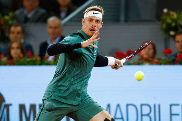 April 28, 2024, Madrid, Madrid, SPAIN: Denis Shapovalov of Canada in action against Alexander Zverev of Germany during the Mutua Madrid Open 2024, ATP, Tennis Herren Masters 1000 and WTA, Tennis Damen 1000, tournament celebrated at Caja Magica on April 28, 2024 in Madrid, Spain. Madrid SPAIN - ZUMAa181 20240428_zaa_a181_265 Copyright: xIrinaxR.xHipolitox