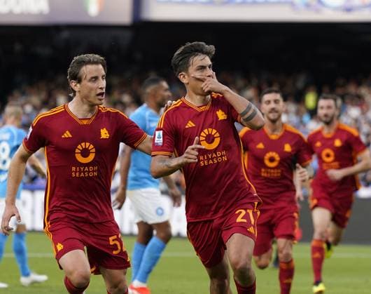 Sport Themen der Woche KW17 Sport Bilder des Tages (240429) -- NAPLES, April 29, 2024 -- Roma s Paulo Dybala (R front) celebrates his goal with teammates during the Serie A soccer match between Napoli and Roma in Naples, Italy, April 28, 2024. (SP)ITALY-NAPLES-FOOTBALL-SERIE A-NAPOLI VS ROMA LixJing 