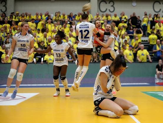 Stuttgart , Volleyball Bundesliga Womens PlayOff Final Game 5, SSC Palmberg Schwerin vs Allianz MTV Stuttgart , Allianz MTV Stuttgart celebrates winning the German Volleyball Championship