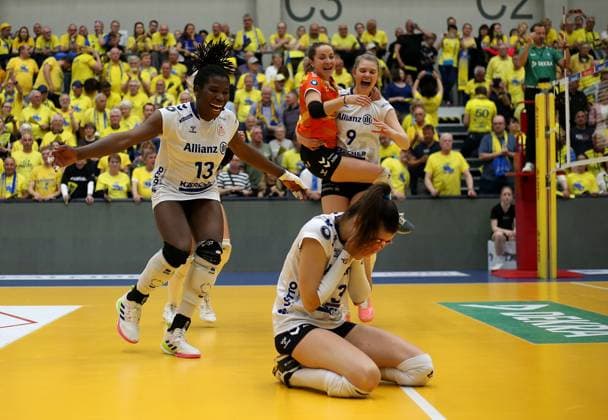 Stuttgart , Volleyball Bundesliga Womens PlayOff Final Game 5, SSC Palmberg Schwerin vs Allianz MTV Stuttgart , Allianz MTV Stuttgart celebrates winning the German Volleyball Championship