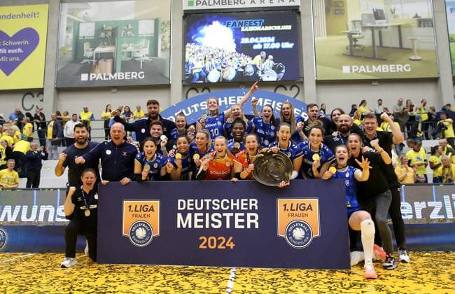 Stuttgart , Volleyball Bundesliga Womens PlayOff Final Game 5, SSC Palmberg Schwerin vs Allianz MTV Stuttgart , Allianz MTV Stuttgart celebrates winning the German Volleyball Championship