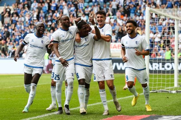 Goal celebration Goalscorer Bryan Teixeira 1 FC Magdeburg,8 scores from the penalty spot to make it 1 0 with v l Amara Conde 1 FC Magdeburg,29 , Silas Gnaka 1 FC Magdeburg,25 , Daniel Elfadli 1 FC Magdeburg,6 , Leon Bell Bell 1 FC Magdeburg,19 2 Soccer Bundesliga Season 2023 2024 1 FC Magdeburg vs VfL Osnabrück at the MDCC Arena in Magdeburg Action,Soccer,Man,Men,Germany,28 04 2024