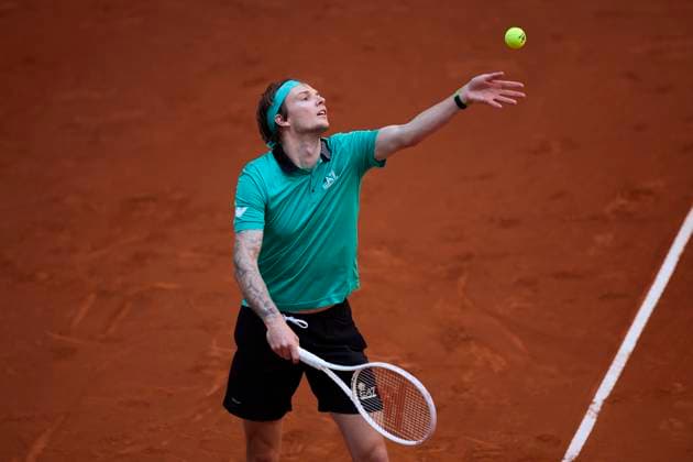 Mutua Madrid Open - Day Eight Alexander Bublik of Kazakhstan serves against Ben Shelton of United States during day eight of the Mutua Madrid Open 2024 at Caja Magica on April 29, 2024, in Madrid, Spain. Madrid Caja Magica Madrid Spain RL_MMO24_00718 Copyright: xRicardoxLarreinax