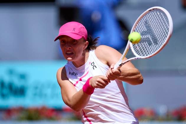 Mutua Madrid Open - Day Eight Iga Swiatek of Poland returns a shot against Sara Sorribes Tormo of Spain during day eight of the Mutua Madrid Open 2024 at Caja Magica on April 29, 2024, in Madrid, Spain. Madrid Caja Magica Madrid Spain RL_MMO24_00731 Copyright: xRicardoxLarreinax