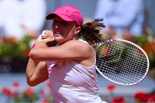 Mutua Madrid Open - Day Eight Iga Swiatek of Poland returns a shot against Sara Sorribes Tormo of Spain during day eight of the Mutua Madrid Open 2024 at Caja Magica on April 29, 2024, in Madrid, Spain. Madrid Caja Magica Madrid Spain RL_MMO24_00743 Copyright: xRicardoxLarreinax