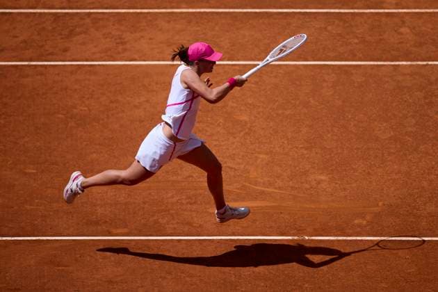Mutua Madrid Open - Day Eight Iga Swiatek of Poland returns a shot against Sara Sorribes Tormo of Spain during day eight of the Mutua Madrid Open 2024 at Caja Magica on April 29, 2024, in Madrid, Spain. Madrid Caja Magica Madrid Spain RL_MMO24_00767 Copyright: xRicardoxLarreinax