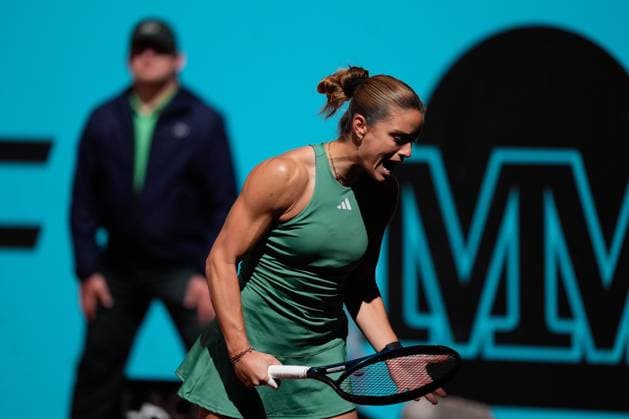 April 29, 2024, Madrid, Madrid, SPAIN: Maria Sakkari of Greece in action against Beatriz Haddad Maia of Brazil during the Mutua Madrid Open 2024, ATP, Tennis Herren Masters 1000 and WTA, Tennis Damen 1000, tournament celebrated at Caja Magica on April 29, 2024 in Madrid, Spain. Madrid SPAIN - ZUMAa181 20240429_zaa_a181_022 Copyright: xOscarxJ.xBarrosox