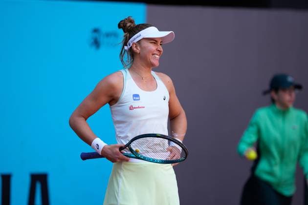 April 29, 2024, Madrid, Madrid, SPAIN: Beatriz Haddad Maia of Brazil in action against Maria Sakkari of Greece during the Mutua Madrid Open 2024, ATP, Tennis Herren Masters 1000 and WTA, Tennis Damen 1000, tournament celebrated at Caja Magica on April 29, 2024 in Madrid, Spain. Madrid SPAIN - ZUMAa181 20240429_zaa_a181_024 Copyright: xOscarxJ.xBarrosox