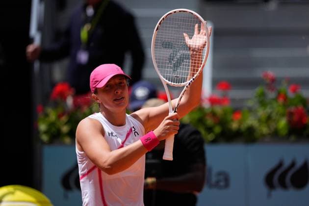 April 29, 2024, Madrid, Madrid, SPAIN: Iga Swiatek of Poland celebrates after winning against Sara Sorribes of Spain during the Mutua Madrid Open 2024, ATP, Tennis Herren Masters 1000 and WTA, Tennis Damen 1000, tournament celebrated at Caja Magica on April 29, 2024 in Madrid, Spain. Madrid SPAIN - ZUMAa181 20240429_zaa_a181_075 Copyright: xOscarxJ.xBarrosox