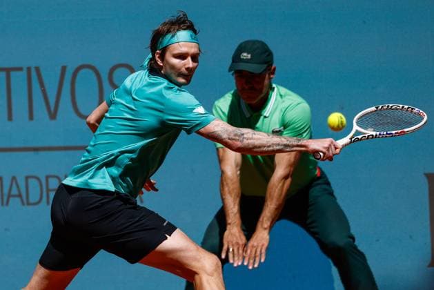 April 29, 2024, Madrid, Madrid, SPAIN: Alexander Bublik of Kazakhstan in action against Ben Shelton of USA during the Mutua Madrid Open 2024, ATP, Tennis Herren Masters 1000 and WTA, Tennis Damen 1000, tournament celebrated at Caja Magica on April 29, 2024 in Madrid, Spain. Madrid SPAIN - ZUMAa181 20240429_zaa_a181_083 Copyright: xIrinaxR.xHipolitox