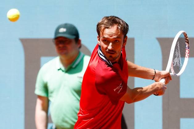 April 29, 2024, Madrid, Madrid, SPAIN: Daniil Medvedev of Russia in action against Sebastian Korda of USA during the Mutua Madrid Open 2024, ATP, Tennis Herren Masters 1000 and WTA, Tennis Damen 1000, tournament celebrated at Caja Magica on April 29, 2024 in Madrid, Spain. Madrid SPAIN - ZUMAa181 20240429_zaa_a181_093 Copyright: xIrinaxR.xHipolitox