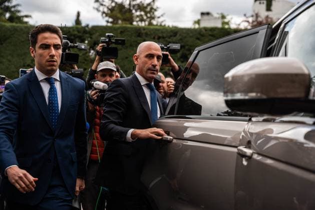 Luis Rubiales At The Court - Madrid Former RFEF president Luis Rubiales gets into a vehicle after testifying as a defendant in the Court of First Instance and Instruction Number 4 of Majadahonda, April 29, 2024, in Majadahonda, Madrid (Spain). The judge is questioning Luis Rubiales today for alleged crimes of corruption in business, unfair administration and money laundering during his tenure as president of the Royal Spanish Football Federation (RFEF) between 2018 and 2023. Photo by Matias Chiofalo Europa Press ABACAPRESS.COM Madrid Spain  Copyright: xEuropaxPress ABACAx