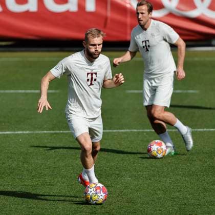 29 04 2024, FC Bayern final training, Saebenerstrasse Muenchen, Football, Sports, in the picture Konrad Laimer FC Bayern Muenchen and Harry Kane FC Bayern Muenchen