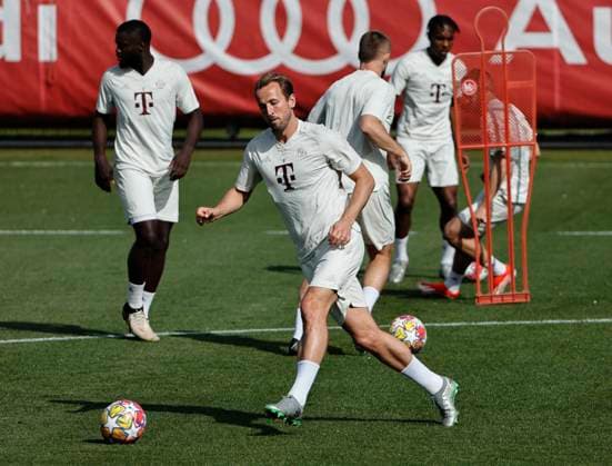 29 04 2024, FC Bayern final training, Saebenerstrasse Muenchen, Football, Sports, in the picture Dayot Upamecano FC Bayern Muenchen , Harry Kane FC Bayern Muenchen , Eric Dier FC Bayern Munechen , Mathys Tel FC Bayern Muenchen and Bryan Zaragoza FC Bayern Muenchen