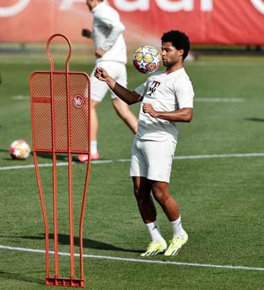 29 04 2024, FC Bayern final training, Saebenerstrasse Muenchen, Football, Sport, in the picture Serge Gnabry FC Bayern Muenchen