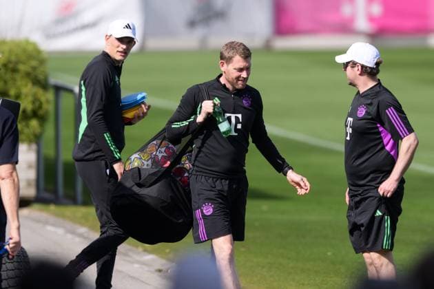 Soccer, Champions League, 20240429, final training, FC Bayern Munich Real Madrid In the picture goalkeeper coach of FC Bayern Munich Michael RECHNER and coach of FC Bayern Munich Thomas TUCHEL walking on the side field Munich training ground Säbener Str 51 Bayern Germany Copyright: Passion2Press MarkusxFischerx