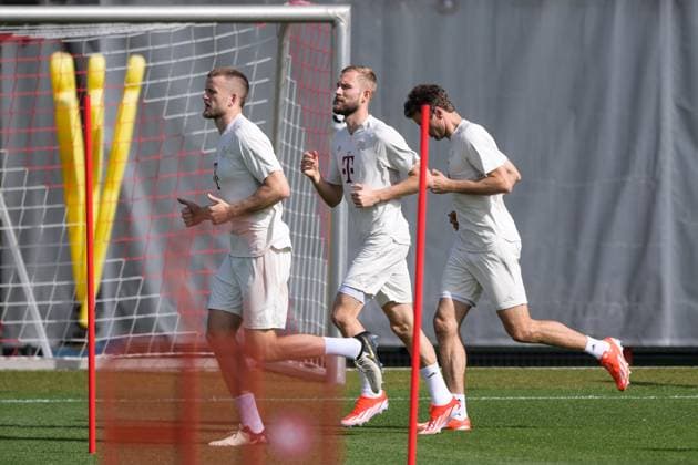Soccer, Champions League, 20240429, Final training, FC Bayern Munich Real Madrid In the picture Eric DIER FC Bayern Munich, 15 , Konrad LAIMER FC Bayern Munich, 27 and Thomas MÜLLER FC Bayern Munich, 25 Munich Training ground Säbener Str 51 Bayern Germany Copyright: Passion2Press MarkusxFischerx