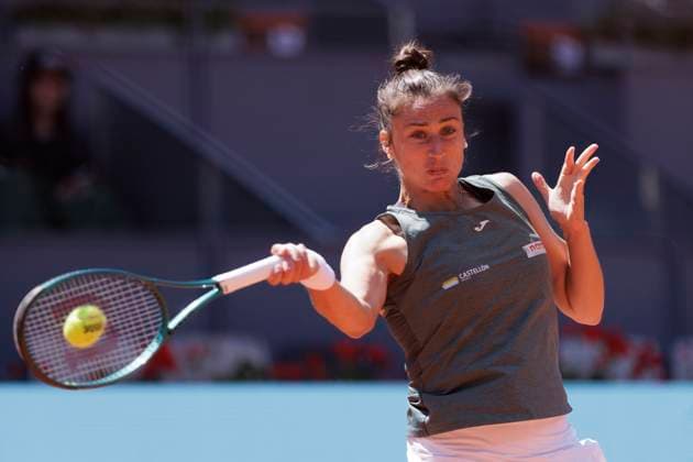Mutua Madrid Open - vs MADRID, SPAIN - APRIL 29: Sara Sorribes returns a shot against Sara Sorribes during their match on Day 8 of the Mutua Madrid Open at Caja Magica Stadium in Madrid. Madrid Spain  Copyright: xGuillermoxMartinezx originalFilename:martinez-mutuamad240429_nppMI.jpg