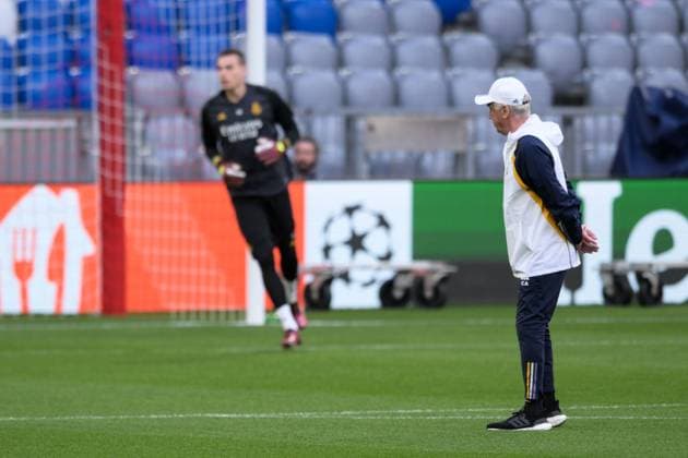 Soccer, Champions League, 20240429, Final training, FC Bayern Munich Real Madrid In the picture Real Madrid coach Carlo ANCELOTTI observes goalkeeper training Munich Allianz Arena Bayern Germany Copyright: Passion2Press MarkusxFischerx