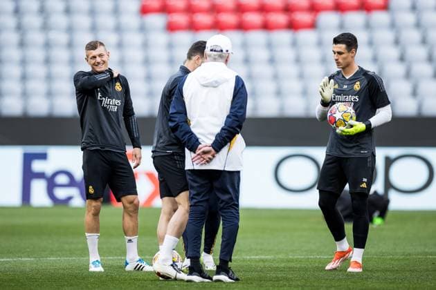 UEFA Champions League FC Bayern Munich Real Madrid final training Real Madrid 29 04 2024 Toni Kroos Real Madrid, 8 laughing, Kepa Arrizabalaga Real Madrid, 25 before the start of training UEFA Champions League FC Bayern Munich Real Madrid final training Real Madrid, Munich, Allianz Arena Copyright: xBEAUTIFULxSPORTS Wunderlx