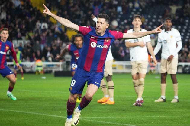 Bilder des Jahres 2024, Sport 04 April FC Barcelona, Barca - Valencia CF. La Liga EA Sports match. Date 33 Robert Lewandowski of FC Barcelona celebrates his goal during the La Liga EA Sports match between FC Barcelona and Valencia CF and played at Lluis Companys Stadium on April 29, 2024 in Barcelona, Spain. kpng Copyright: xAlexxCarrerasx xIMAGOx AC_231127_016