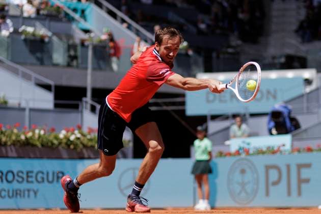 Mutua Madrid Open - Alexander Bublik vs Daniil Medvedev MADRID, SPAIN - APRIL 30: Daniil Medvedev returns a shot against Alexander Bublik during their match on Day 9 of the Mutua Madrid Open at Caja Magica Stadium in Madrid. (Photo by Guillermo Martinez) Madrid Caja Magica Spain Copyright: xGuillermoxMartinezx