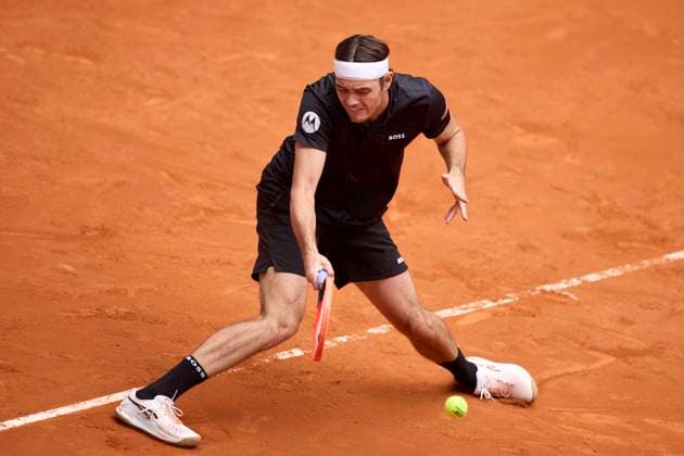 Mutua Madrid Open - Day Nine Taylos Fritz of United States returns a shot against Hubert Hurkacz of Polonia during day nine of the Mutua Madrid Open 2024 at Caja Magica on April 30, 2024, in Madrid, Spain. Madrid Caja Magica Madrid Spain RL_MMO24_01081 Copyright: xRicardoxLarreinax