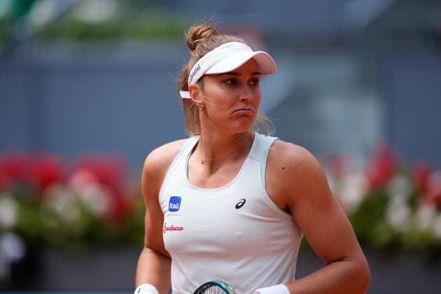April 30, 2024, Madrid, Madrid, SPAIN: Beatriz Haddad Maia of Brazil in action against Iga Swiatek of Poland during the Mutua Madrid Open 2024, ATP, Tennis Herren Masters 1000 and WTA, Tennis Damen 1000, tournament celebrated at Caja Magica on April 30, 2024 in Madrid, Spain. Madrid SPAIN - ZUMAa181 20240430_zaa_a181_091 Copyright: xOscarxJ.xBarrosox