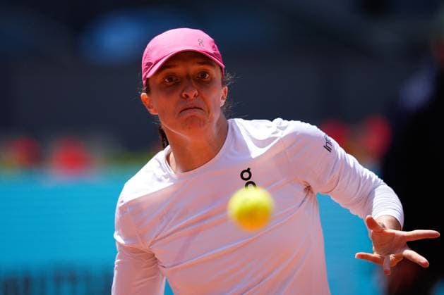 April 30, 2024, Madrid, Madrid, SPAIN: Iga Swiatek of Poland in action against Beatriz Haddad Maia of Brazil during the Mutua Madrid Open 2024, ATP, Tennis Herren Masters 1000 and WTA, Tennis Damen 1000, tournament celebrated at Caja Magica on April 30, 2024 in Madrid, Spain. Madrid SPAIN - ZUMAa181 20240430_zaa_a181_111 Copyright: xOscarxJ.xBarrosox