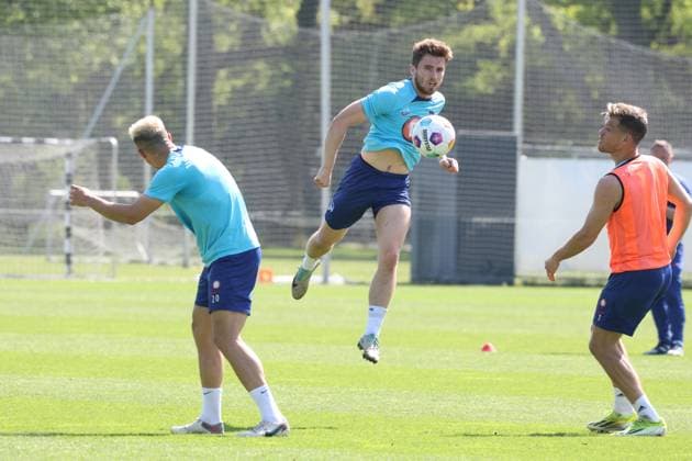 DEU, DFL, 2 FBL Hertha BSC, Training, 30 04 2024, Sportforum, Berlin, DEU, DFL, 2 FBL Hertha BSC, Training, in the picture Jonjoe Kenny Hertha BSC Berlin 16 , Marc Oliver Kempf Hertha BSC Berlin 20 , Florian Niederlechner Hertha BSC Berlin 7 DFL regulations prohibit any use of Photographs as image sequences and or quasi video Foto Juergen Engler nordphoto GmbH nordphotoxGmbHx xEngler nph00076