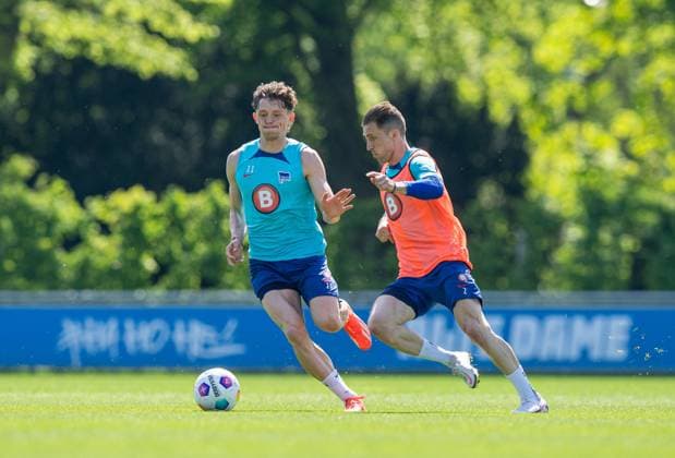 Soccer, Men, Season 2023 24, 2 Bundesliga, Hertha BSC, Training, f l Fabian Reese Hertha BSC , Peter Pekarik Hertha BSC , 30 04 2024, Copyright: xSebastianxRäppold MatthiasxKochx