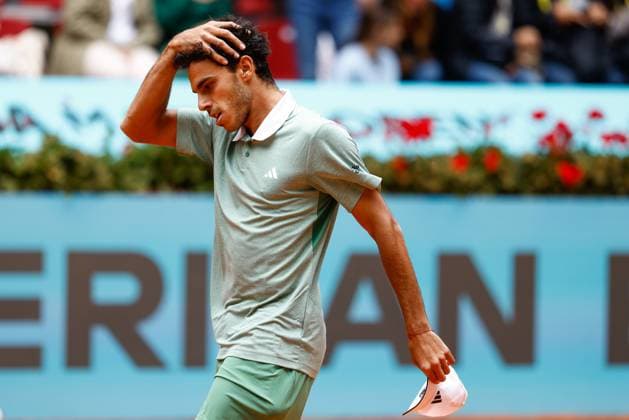 April 30, 2024, Madrid, Madrid, SPAIN: Francisco Cerundolo of Argentina celebrates after winning against Alexander Zverev of Germany during the Masters 1000 and WTA, Tennis Damen 1000, tournament celebrated at Caja Magica on April 30, 2024 in Madrid, Spain. Madrid SPAIN - ZUMAa181 20240430_zaa_a181_167 Copyright: xIrinaxR.xHipolitox
