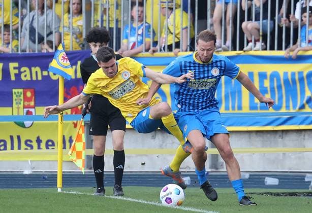 Benny Kessel in duel with Marc Pfitzner Football, Men, Season 2023 2024, 2 BL, Eintracht Stadion, Eintracht Braunschweig Legends Match DFL REGULATIONS PROHIBIT ANY USE OF PHOTOGRAPHS AS IMAGE SEQUENCES AND OR QUASI VIDEO