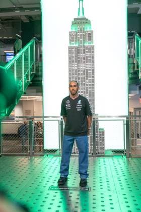 April 29, 2024, New York, New York, USA: Mercedes F1 driver Lewis Hamilton takes part in the lighting ceremony at the Empire State Building in New York City, U.S., April 29, 2024 New York USA - ZUMAc233 0470204617st Copyright: xVanessaxCarvalhox