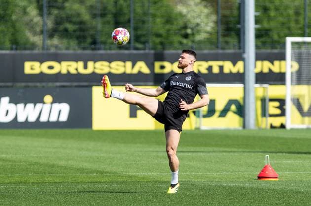 Training, Borussia Dortmund 30 04 2024 Salih Oezkan Borussia Dortmund, 6 Training UEFA Champions League match Borussia Dortmund FC Paris Saint Germain, Signal Iduna Park, Dortmund 30 04 2024 Copyright: xBEAUTIFULxSPORTS Buriakovx