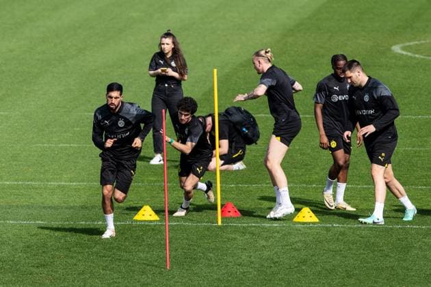 Training, Borussia Dortmund 30 04 2024 Jamie Bynoe Gittens Borussia Dortmund, 43 , Niklas Suele Borussia Dortmund, 25 ,Emre Can Borussia Dortmund, 23 , Mateu Morey Bauza Borussia Dortmund, 2 Training UEFA Champions League match Borussia Dortmund FC Paris Saint Germain, Signal Iduna Park, Dortmund 30 04 2024 Copyright: xBEAUTIFULxSPORTS Buriakovx